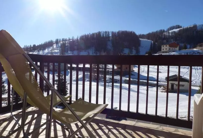 Отель Hôtel L'adrech De Lagas