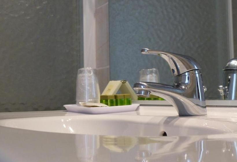 فندق Hôtel L'adrech De Lagas