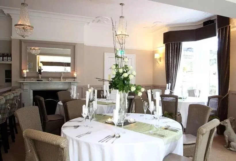 Hotel Alexandra Court