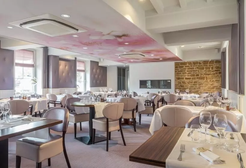 Hotel Hôtel Les Platanes