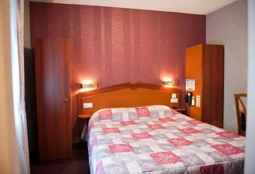 Hotel Hôtel Les Platanes