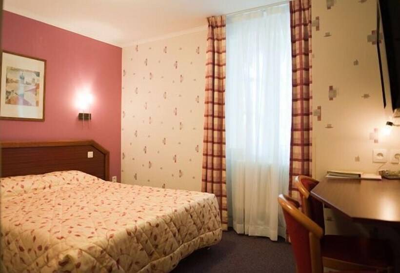 فندق Hôtel Les Platanes