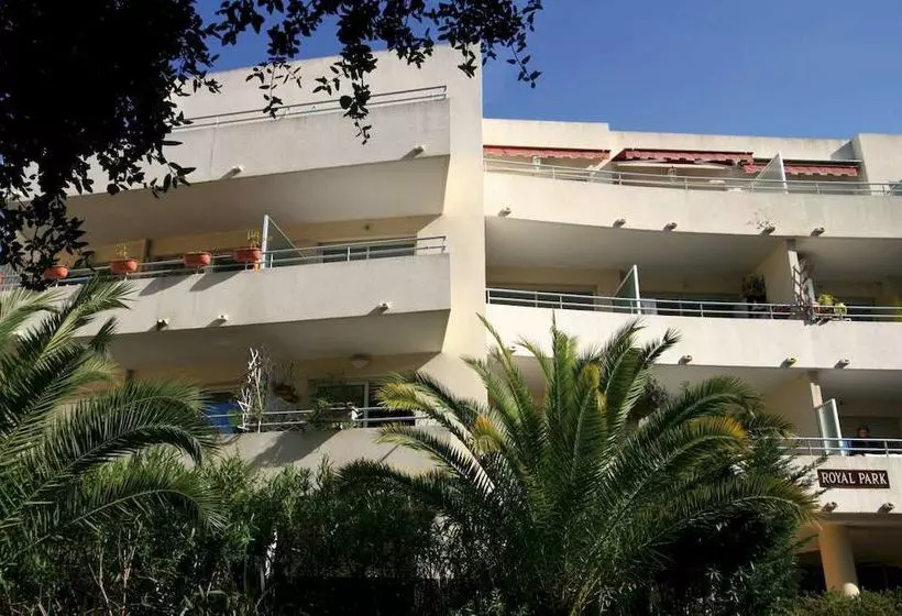 ホテル Lagrange Classic L'alizier / Royal Parc