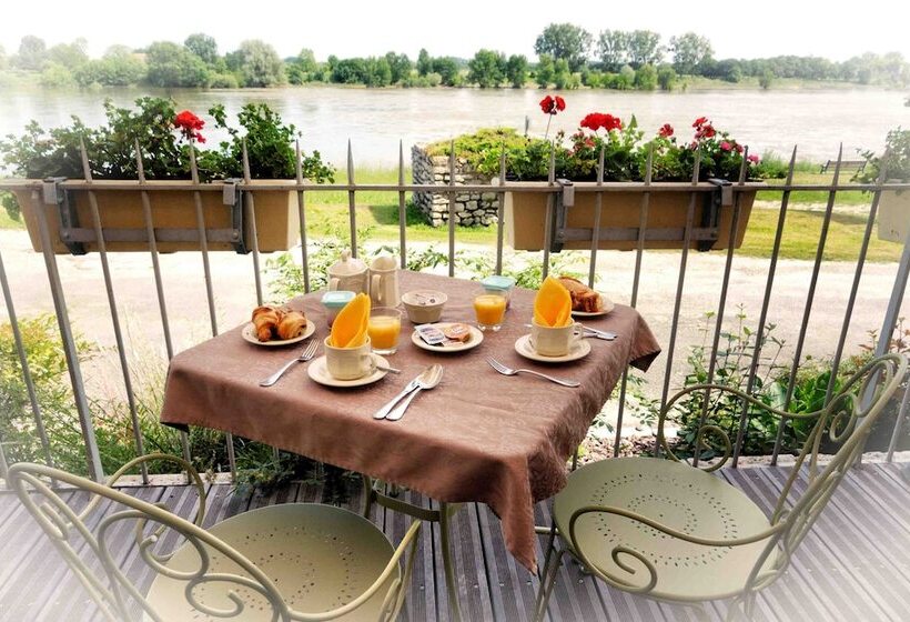 Hotel Logis Hôtel Le Relais Louis Xi