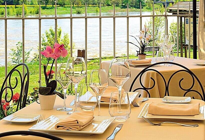 Hotel Logis Hôtel Le Relais Louis Xi