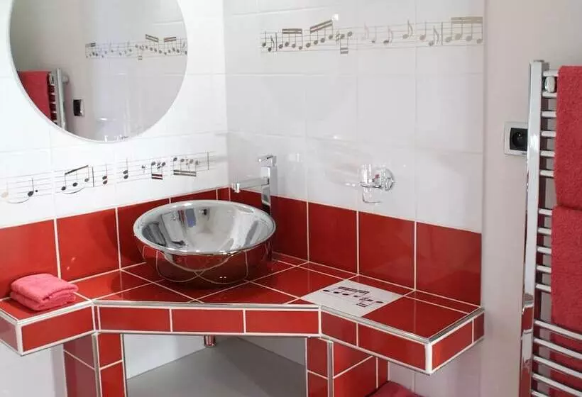 Hotel Logis Hôtel Le Relais Louis Xi