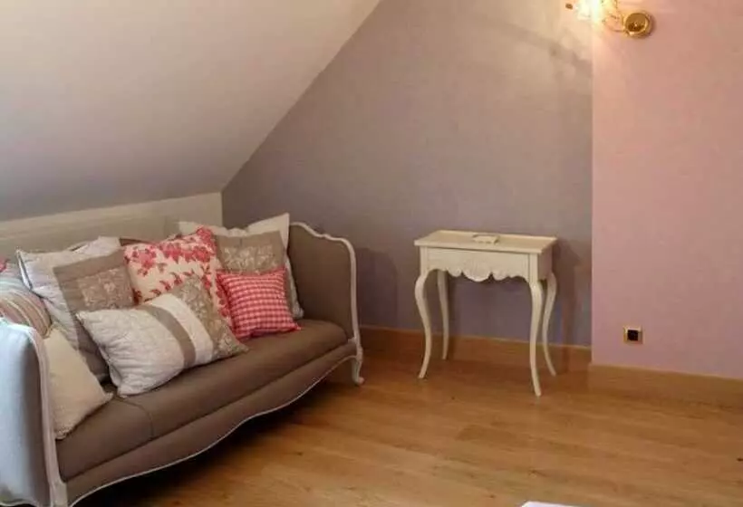 Hotel Logis Hôtel Le Relais Louis Xi