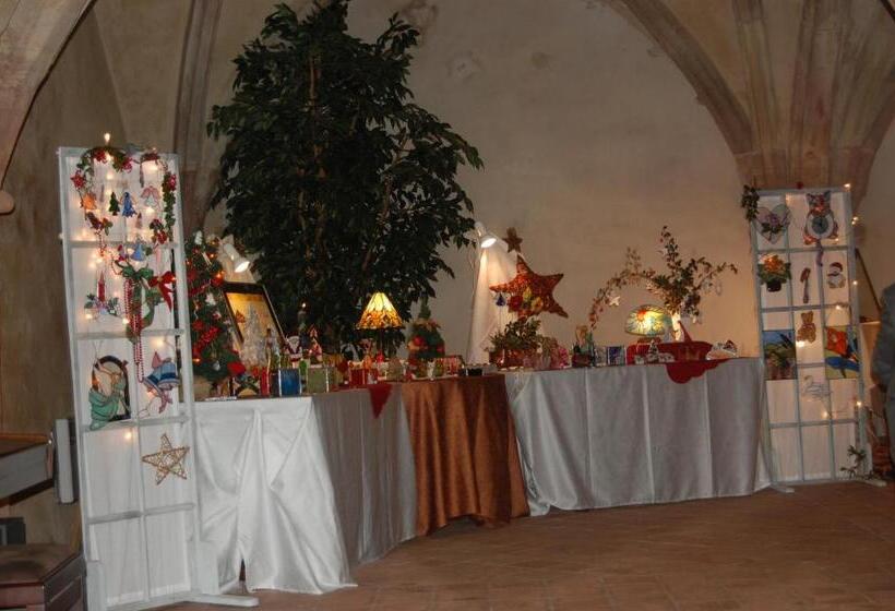 Logis Hotel De Paris