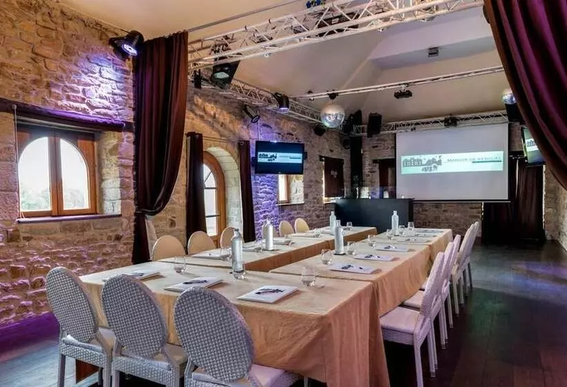 Отель Manoir De Kerhuel De Quimper