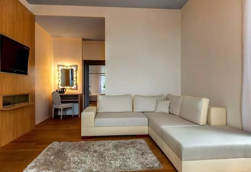 Отель Manoir De Kerhuel De Quimper