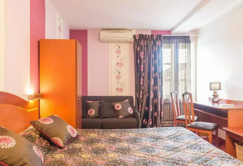 Hotel Hôtel Les Platanes