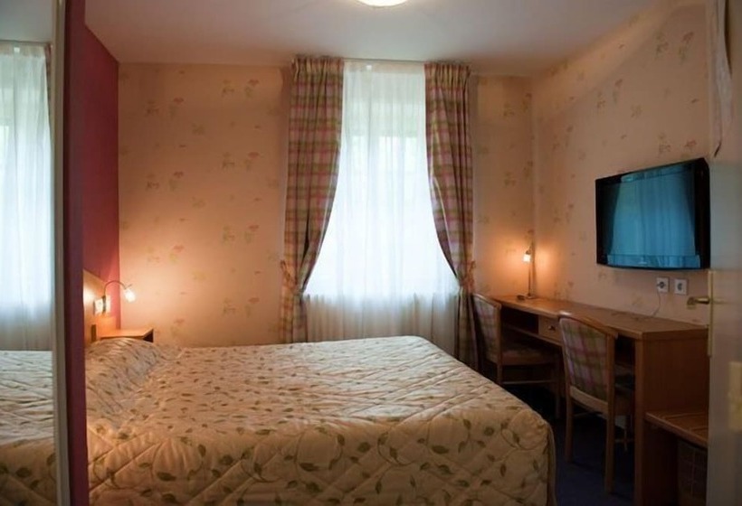 فندق Hôtel Les Platanes