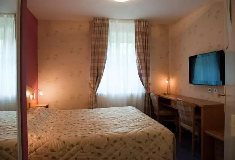 Hotel Hôtel Les Platanes