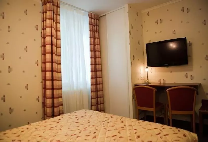 Hotel Hôtel Les Platanes