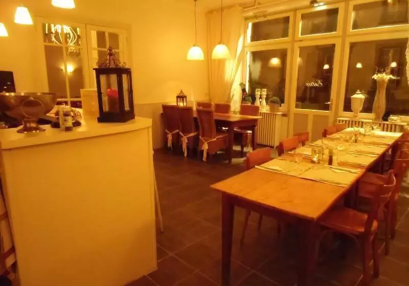 Отель Hôtel De La Providence