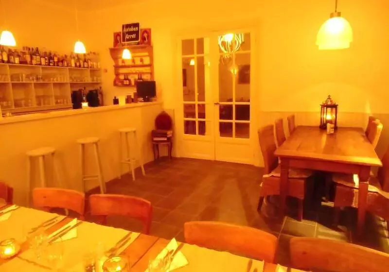 Отель Hôtel De La Providence