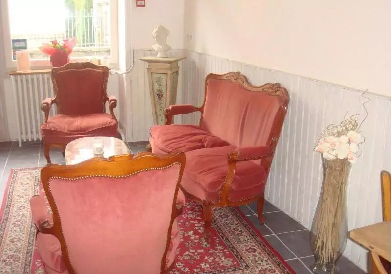 Отель Hôtel De La Providence