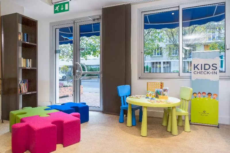 Otel Royal Regency Paris Vincennes