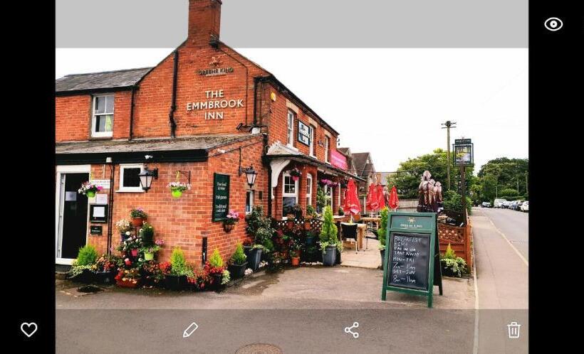 فندق The Emmbrook Inn