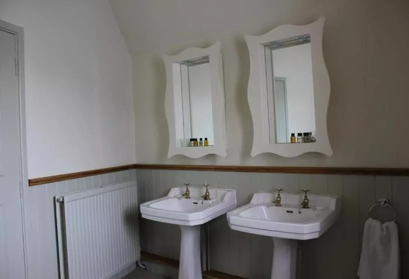 هتل The Golden Pheasant