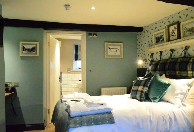 هتل The Golden Pheasant