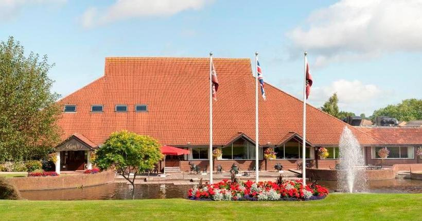 ホテル Three Counties