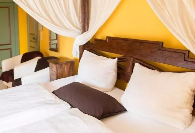 هتل Villa Zoe St Wendel