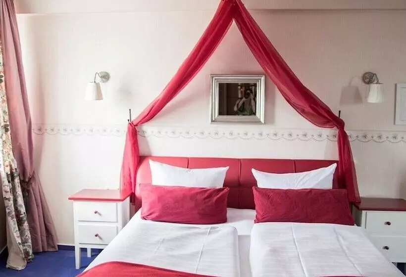 هتل Villa Zoe St Wendel