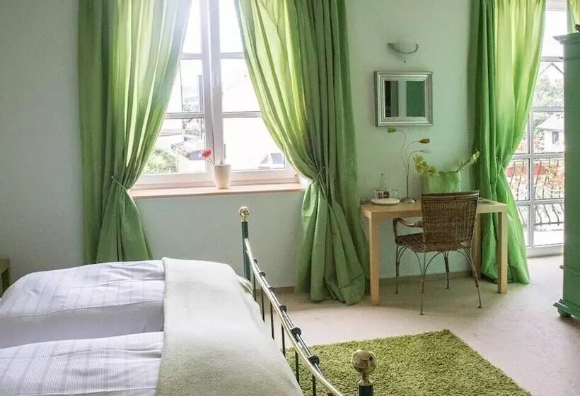 هتل Villa Zoe St Wendel