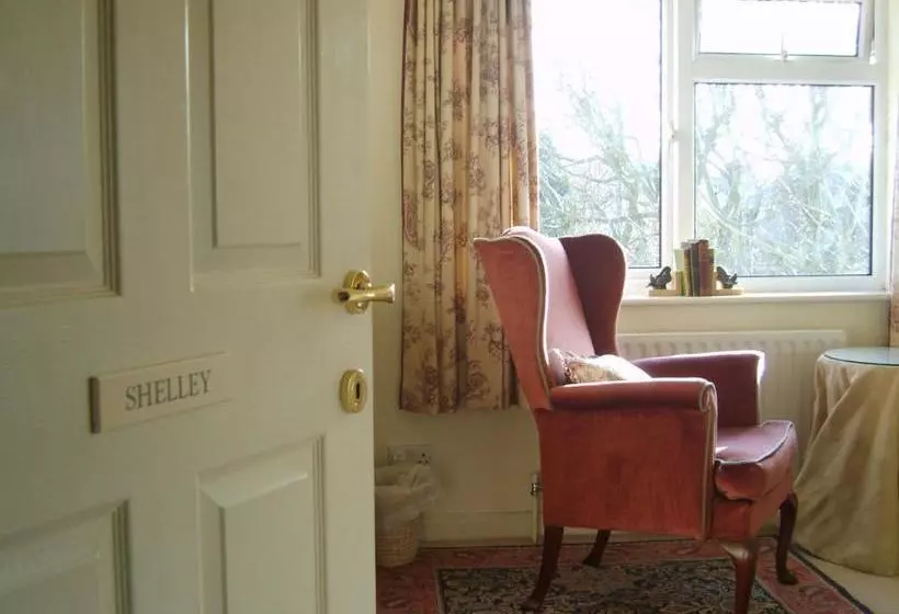 پانسیون Glade End Guest House