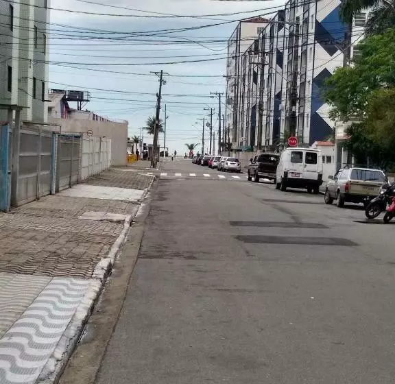 Apartamento Praia Grande Canto Do Forte, A 200 Metros Da Praia, A 2 Minutos A Pé Até A Praia