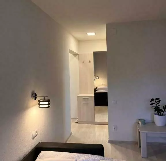 Barney Apartman