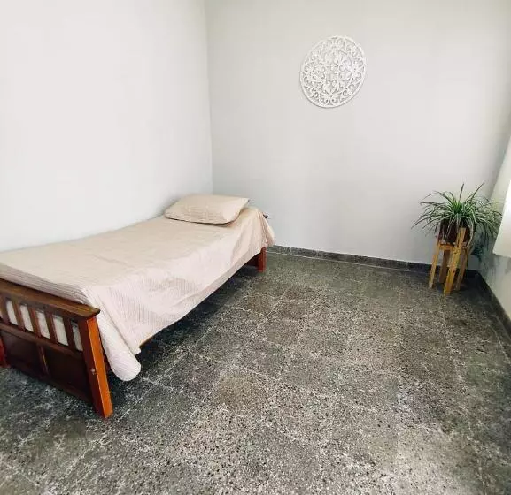 Casa Barrio Sur Comoda