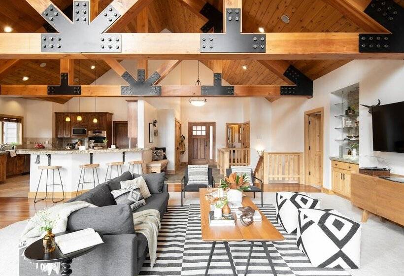 Coyote Moon By Avantstay Cabin Wsauna Mins From Dt Truckee & Northstar