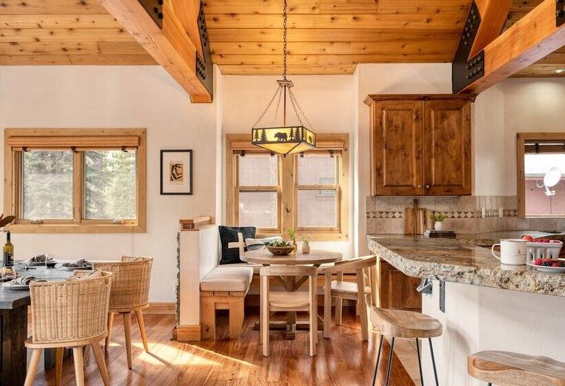 Coyote Moon By Avantstay Cabin Wsauna Mins From Dt Truckee & Northstar