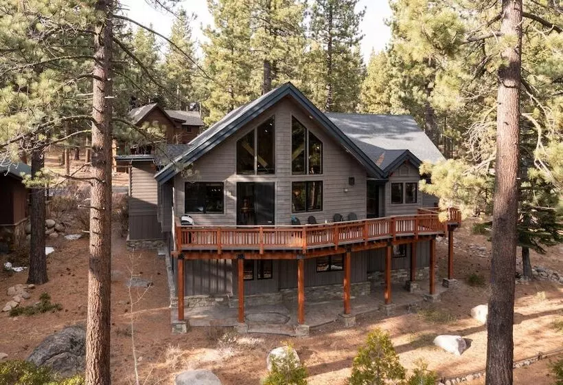 Coyote Moon By Avantstay Cabin Wsauna Mins From Dt Truckee & Northstar