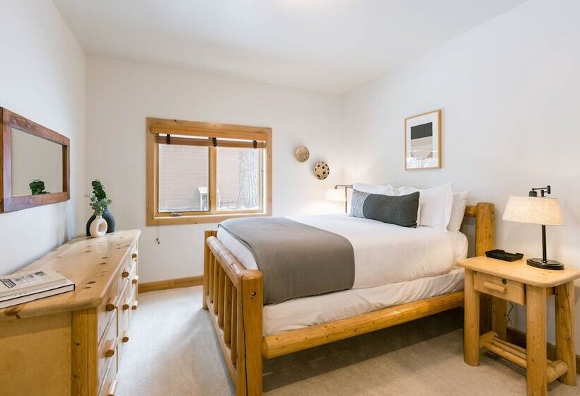 Coyote Moon By Avantstay Cabin Wsauna Mins From Dt Truckee & Northstar