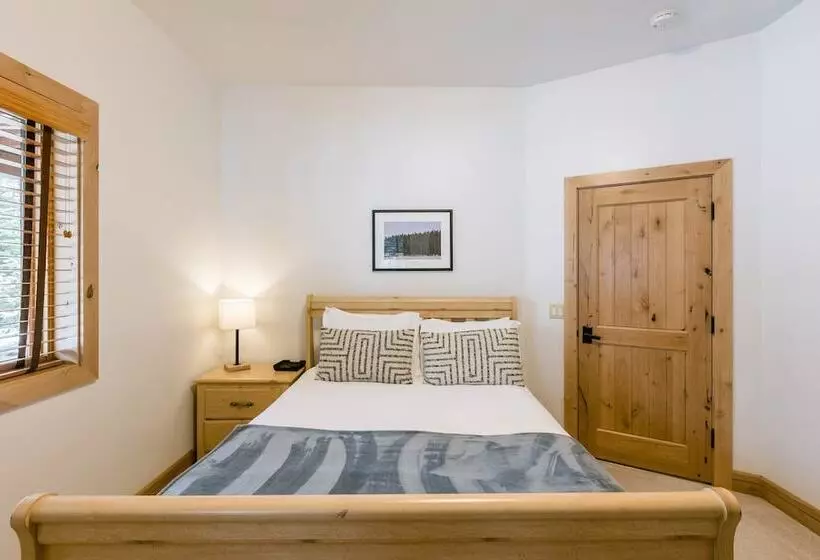 Coyote Moon By Avantstay Cabin Wsauna Mins From Dt Truckee & Northstar