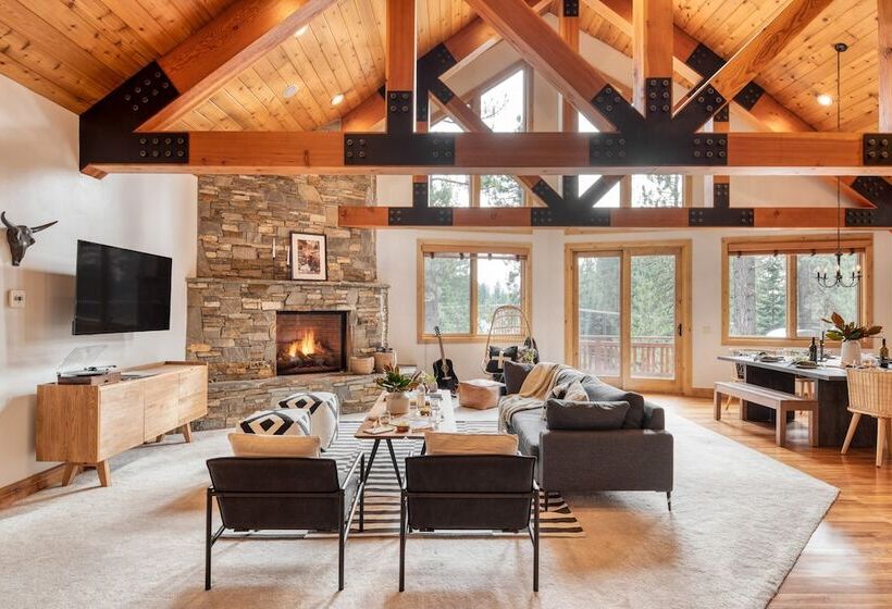 Coyote Moon By Avantstay Cabin Wsauna Mins From Dt Truckee & Northstar