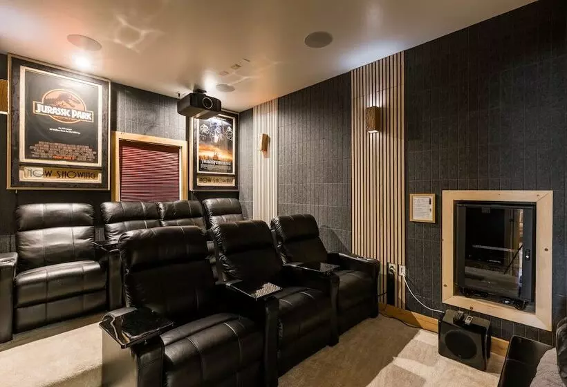 Coyote Moon By Avantstay Cabin Wsauna Mins From Dt Truckee & Northstar