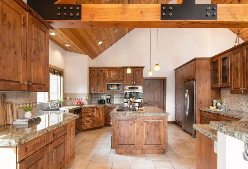 Coyote Moon By Avantstay Cabin Wsauna Mins From Dt Truckee & Northstar