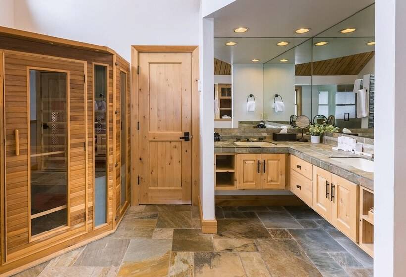 Coyote Moon By Avantstay Cabin Wsauna Mins From Dt Truckee & Northstar