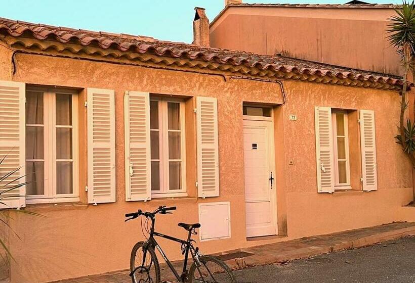 La Maison Et Son Adorable Jardin Clos