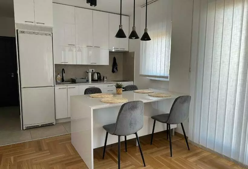 Apartment Aura