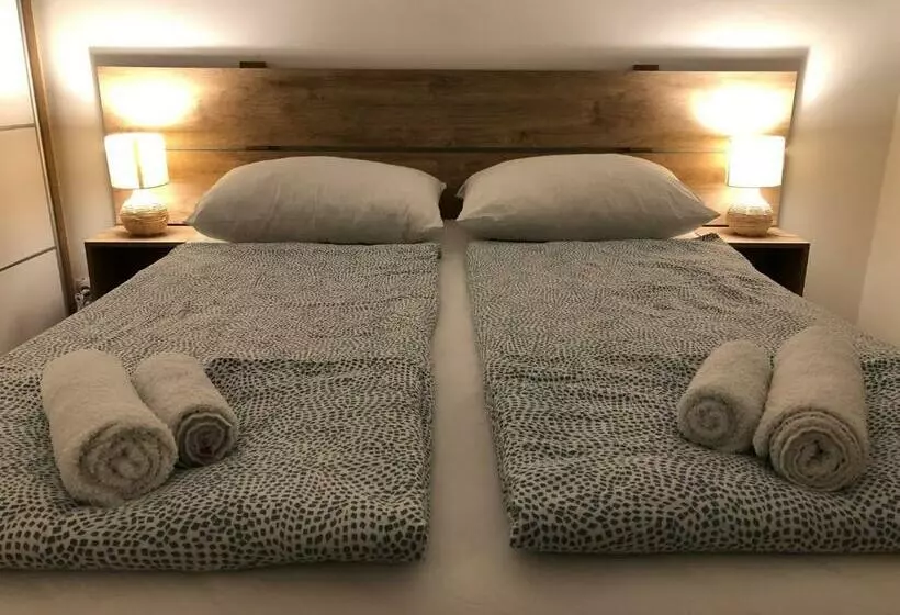 Apartment Aura