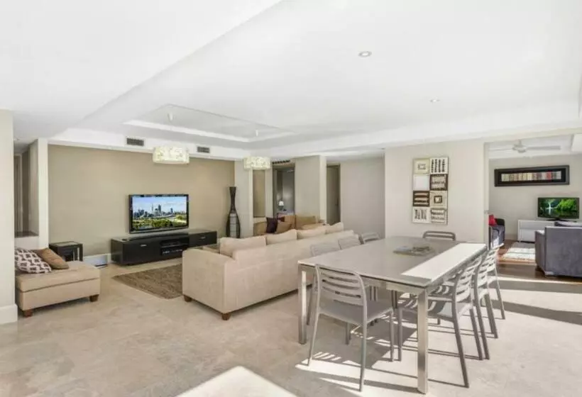 Edge Luxury Apartment   Close To Beach