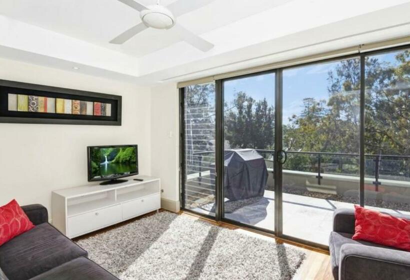 Edge Luxury Apartment   Close To Beach