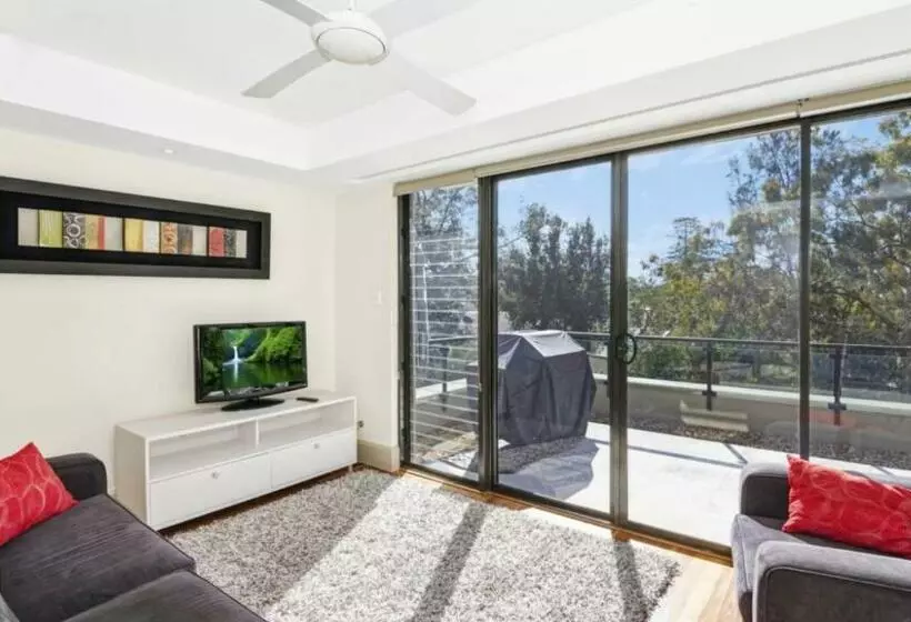 Edge Luxury Apartment   Close To Beach