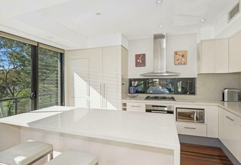 Edge Luxury Apartment   Close To Beach