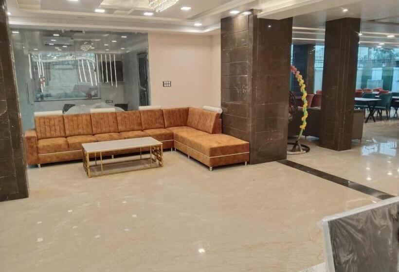 בית מלון כפרי Vivaan Regency